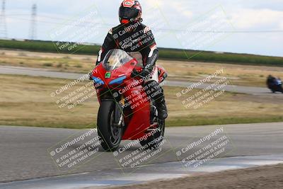 media/Apr-26-2024-TrackDaz (Fri) [[c4b677d280]]/C Group/140pm (Wheelie Bump)/